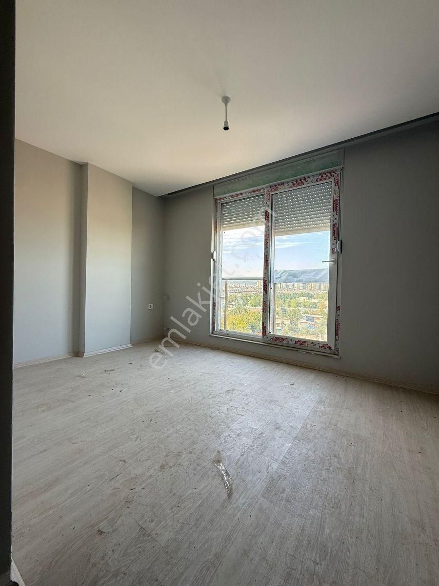 Göksu'da Havuzlu Sitede Kiralık 2+1 - Görsel 14