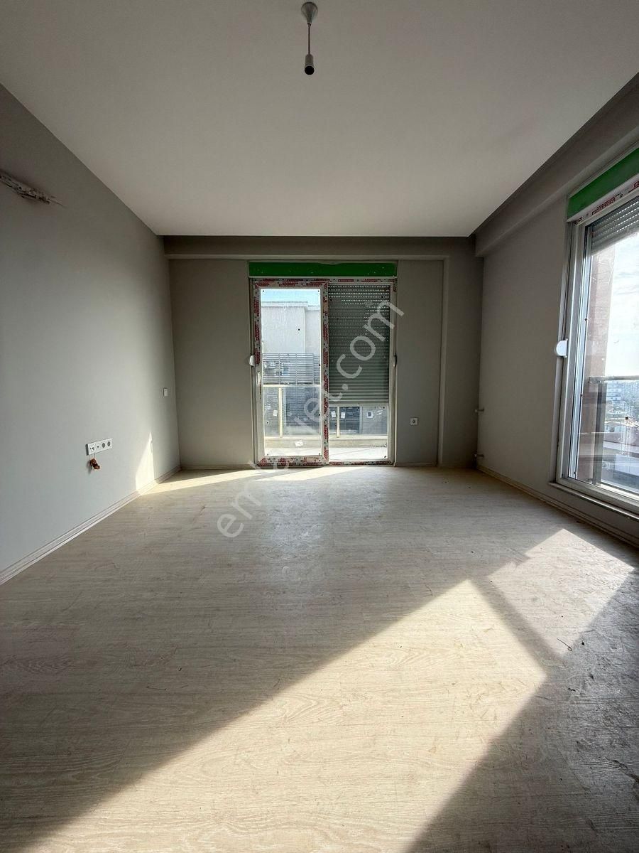 Göksu'da Havuzlu Sitede Kiralık 2+1 - Görsel 12