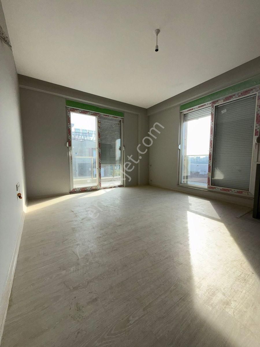 Göksu'da Havuzlu Sitede Kiralık 2+1 - Görsel 22