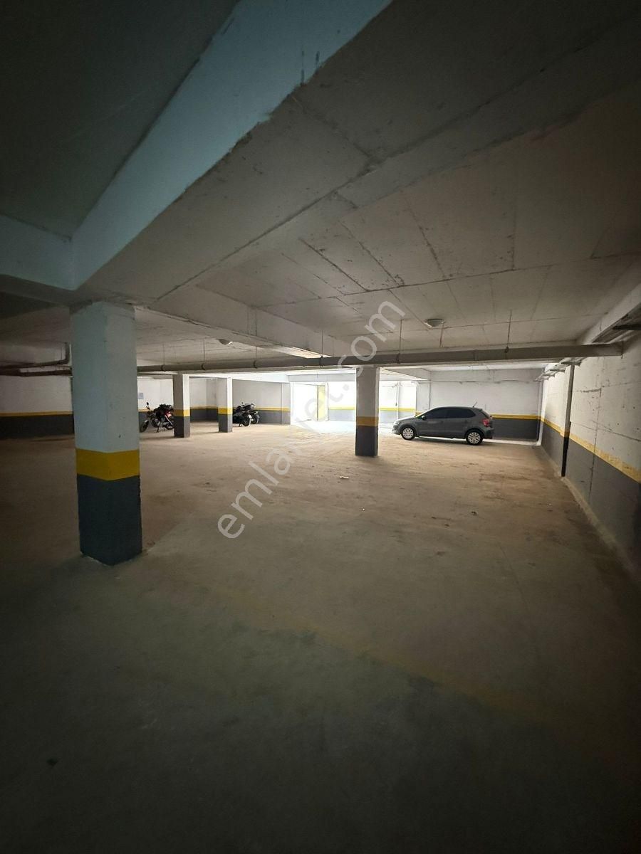 Göksu'da Havuzlu Sitede Kiralık 2+1 - Görsel 4