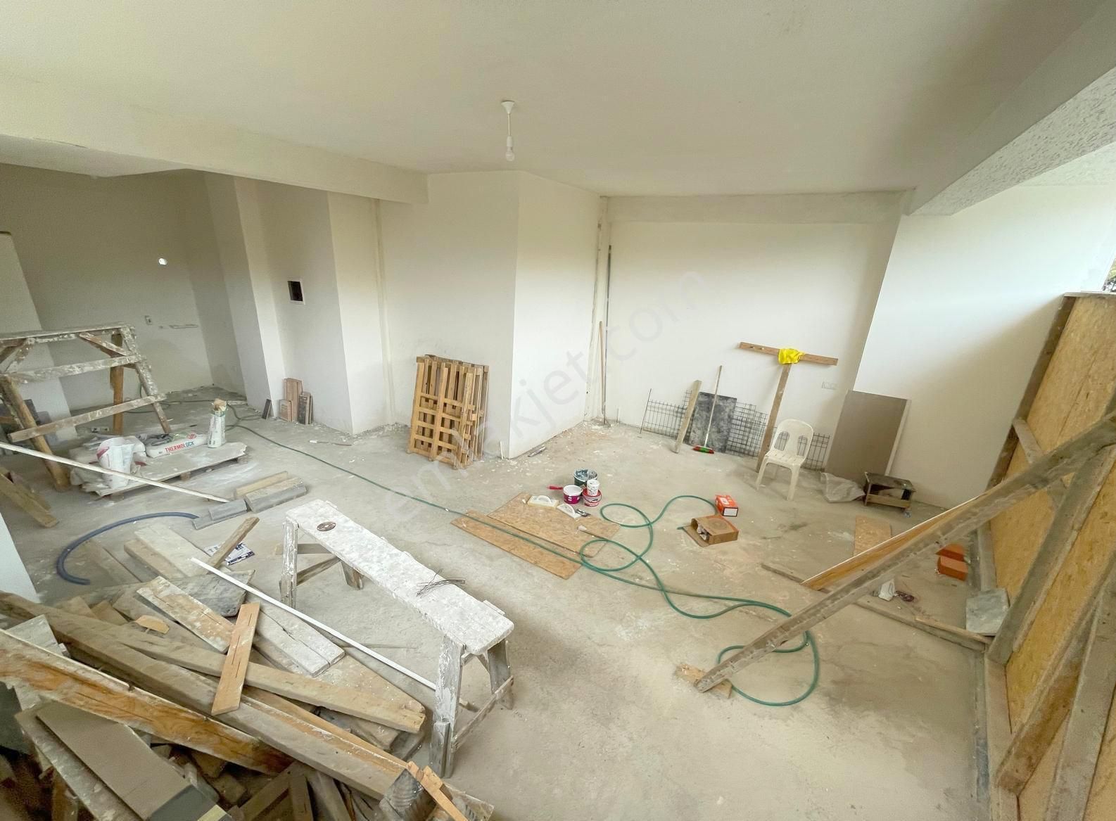 Mertcan Emlak'tan Caddeye 1dk Giriş Kat Dükkan - Görsel 4