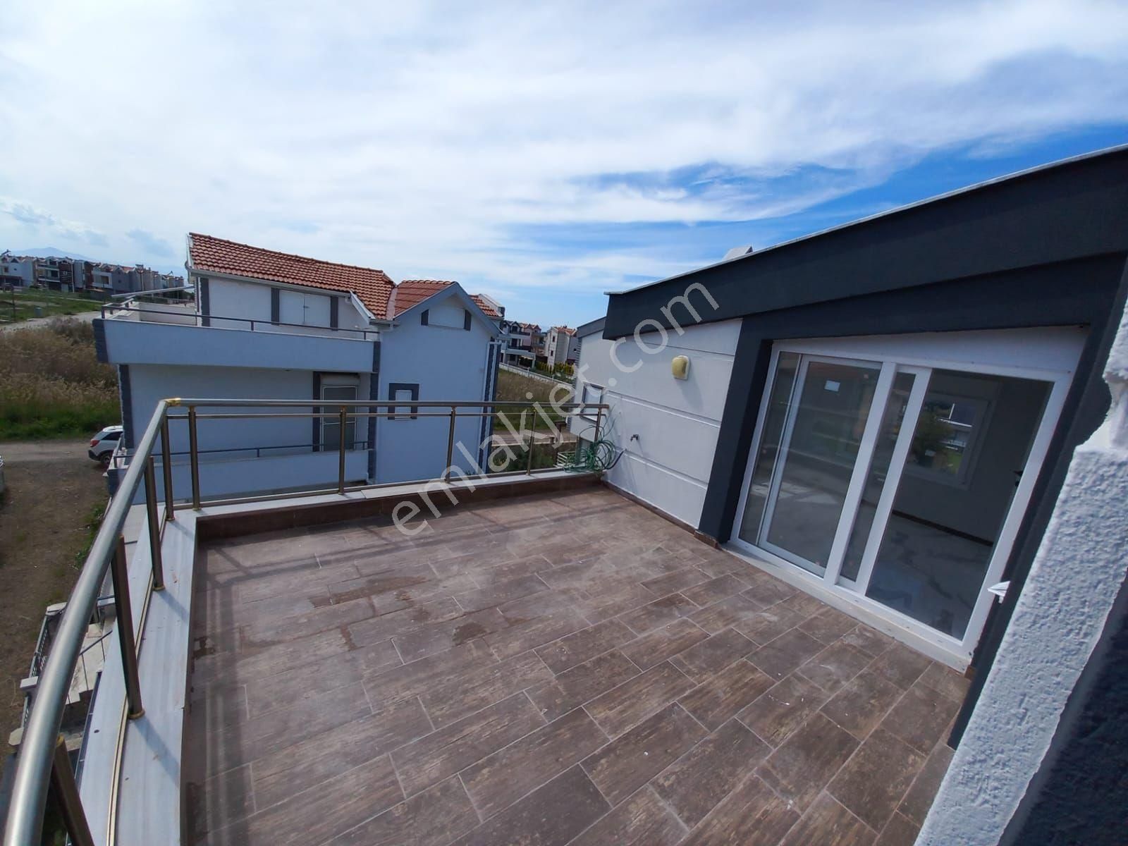 Taş Emlak'tan Altınova Sahilde 5+1 Sıfır Tripleks - Görsel 27