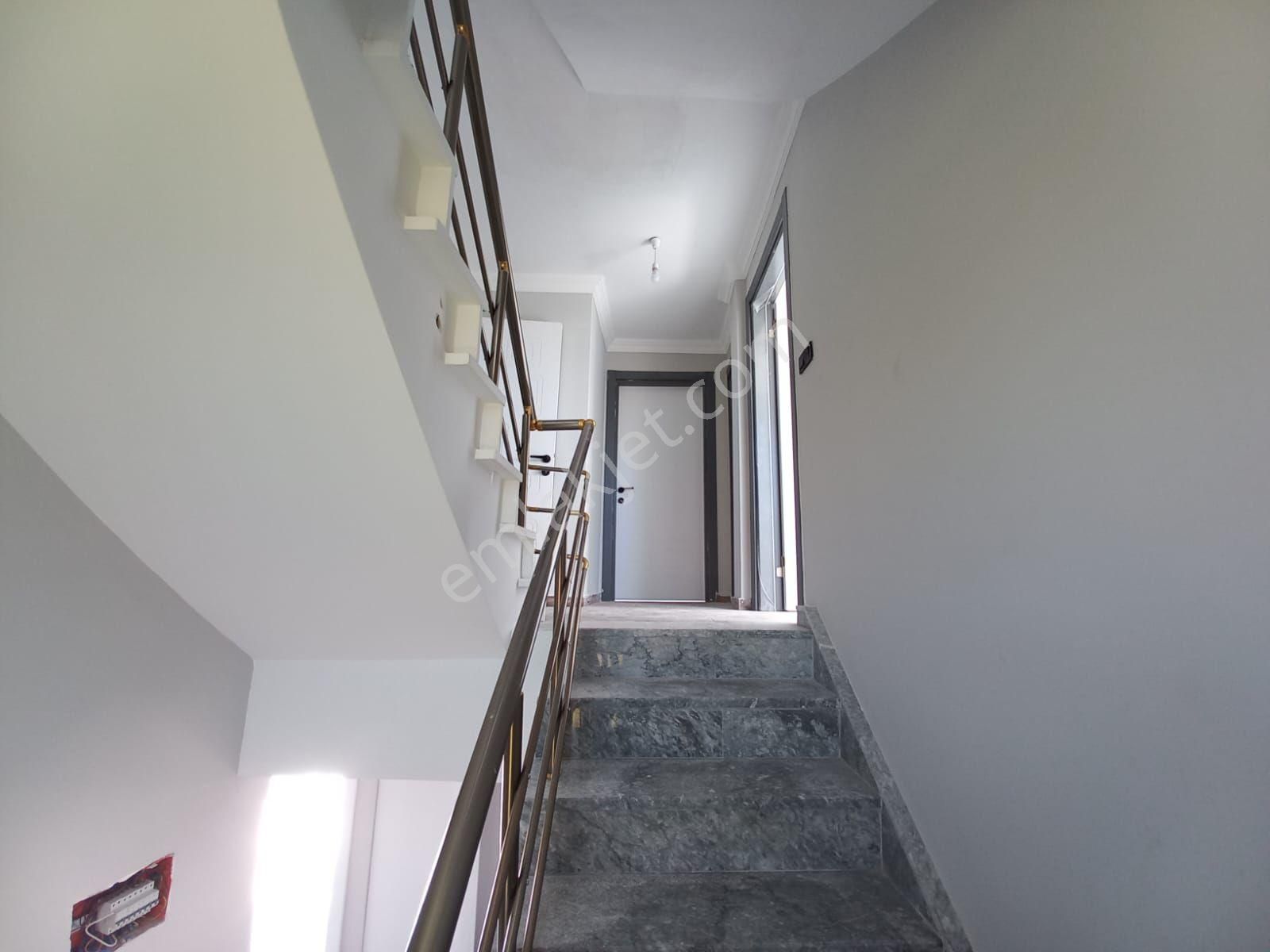 Taş Emlak'tan Altınova Sahilde 5+1 Sıfır Tripleks - Görsel 28