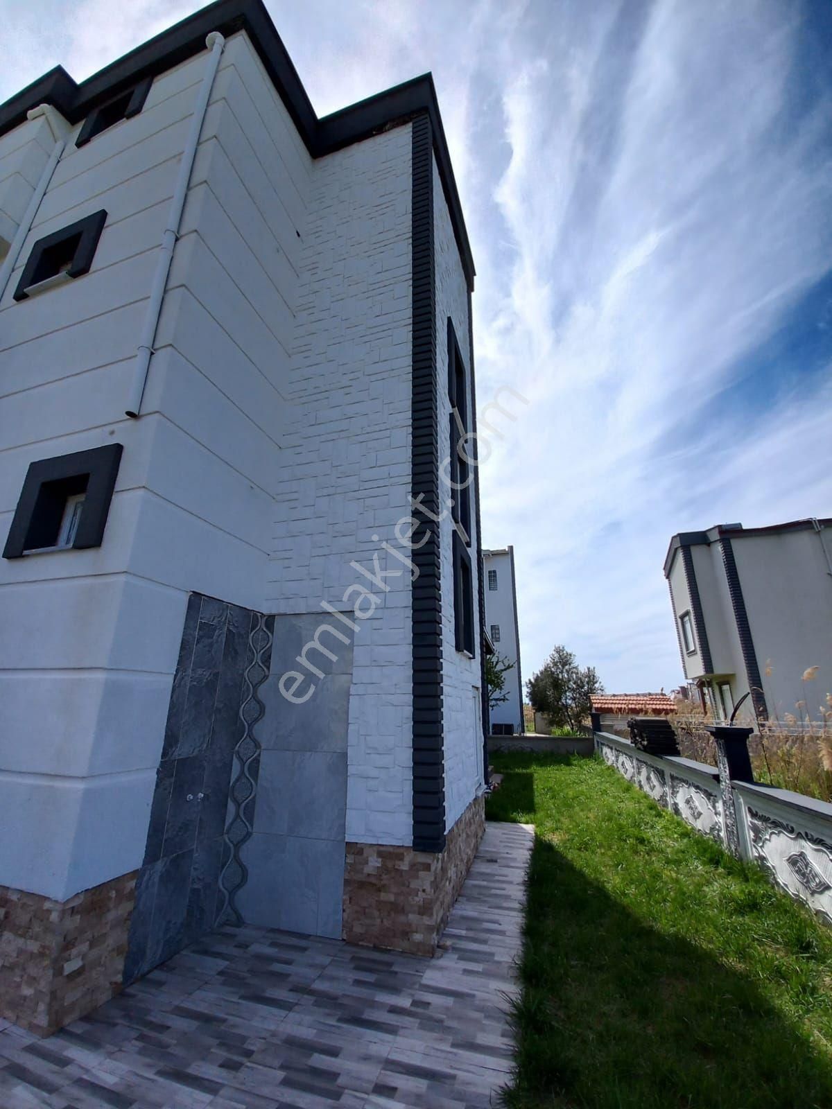 Taş Emlak'tan Altınova Sahilde 5+1 Sıfır Tripleks - Görsel 3