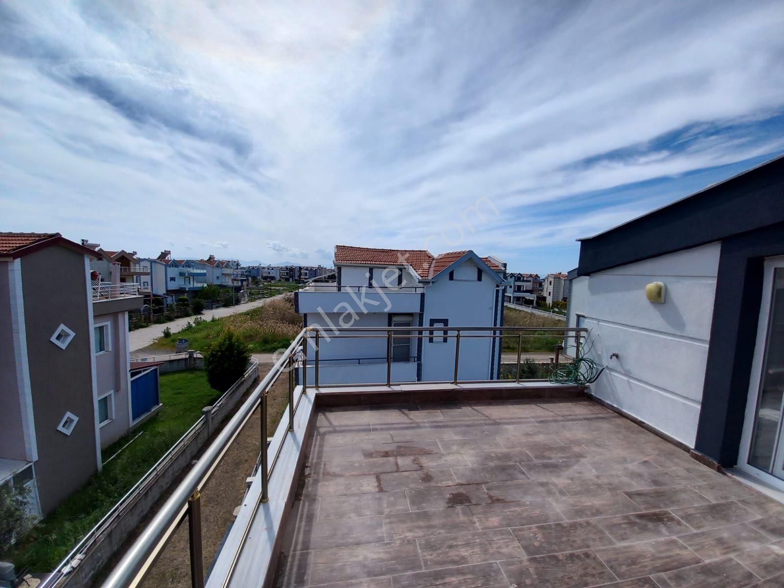 Taş Emlak'tan Altınova Sahilde 5+1 Sıfır Tripleks - Görsel 35