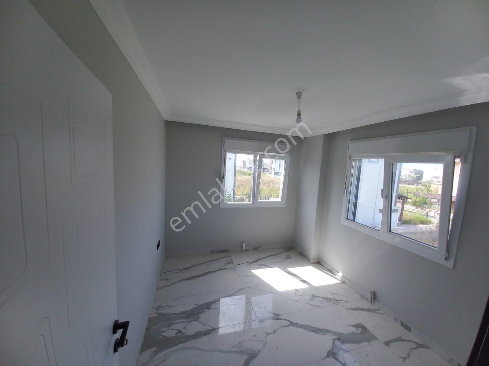 Taş Emlak'tan Altınova Sahilde 5+1 Sıfır Tripleks - Görsel 22