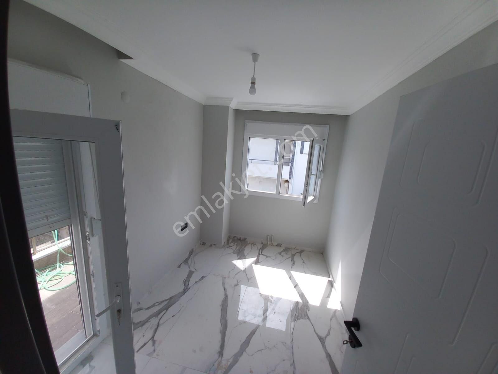 Taş Emlak'tan Altınova Sahilde 5+1 Sıfır Tripleks - Görsel 23