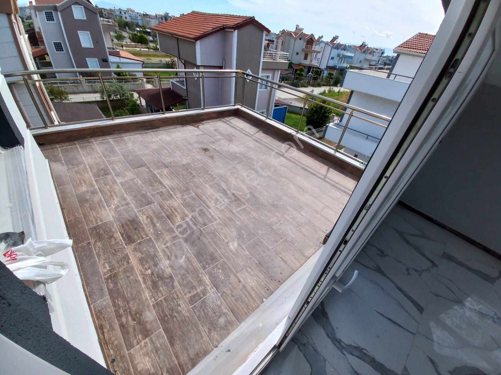 Taş Emlak'tan Altınova Sahilde 5+1 Sıfır Tripleks - Görsel 30