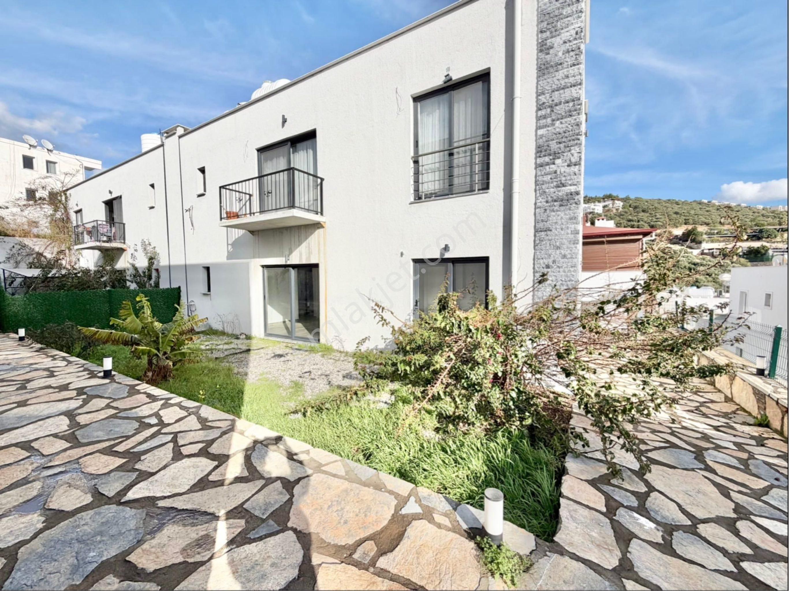 Bodrum Konacık’ta 2 Adet 2+1 Bahçe Katı Daire