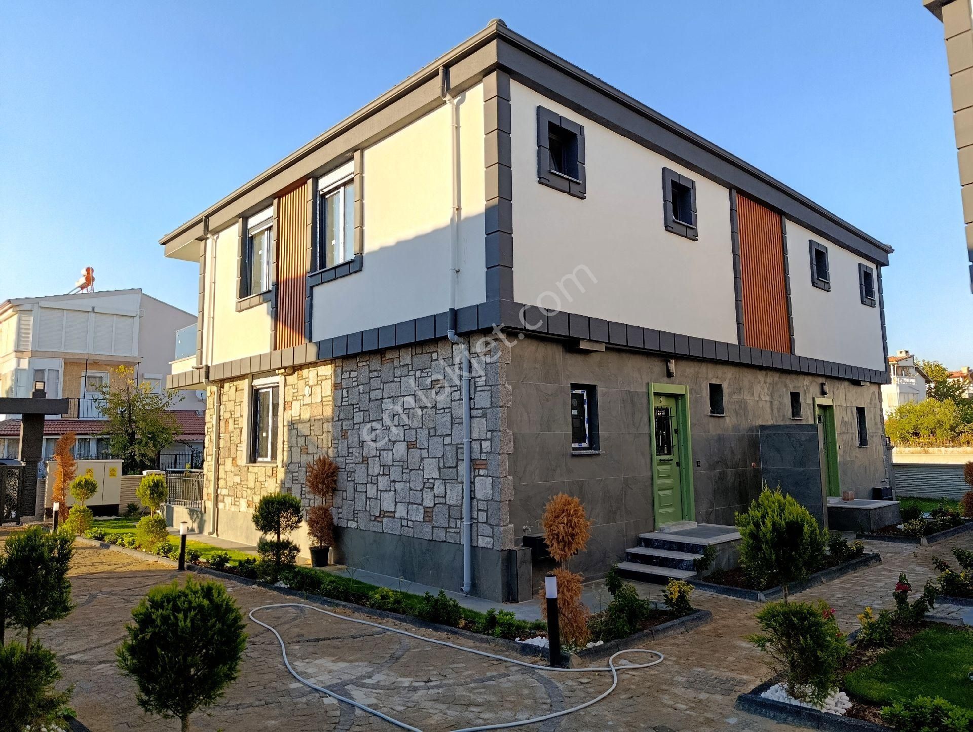 Taş Emlak'tan Plaja Yakın Site İçinde Oturuma Hazır Yazlıklar - Görsel 6