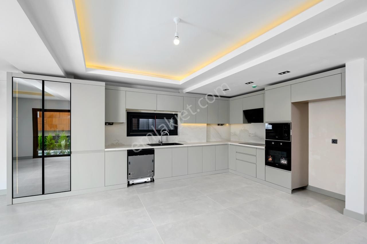 Soğucak'ta Deniz Manzaralı 4+1 Müstakil Lüx Satılık Villa - Görsel 3