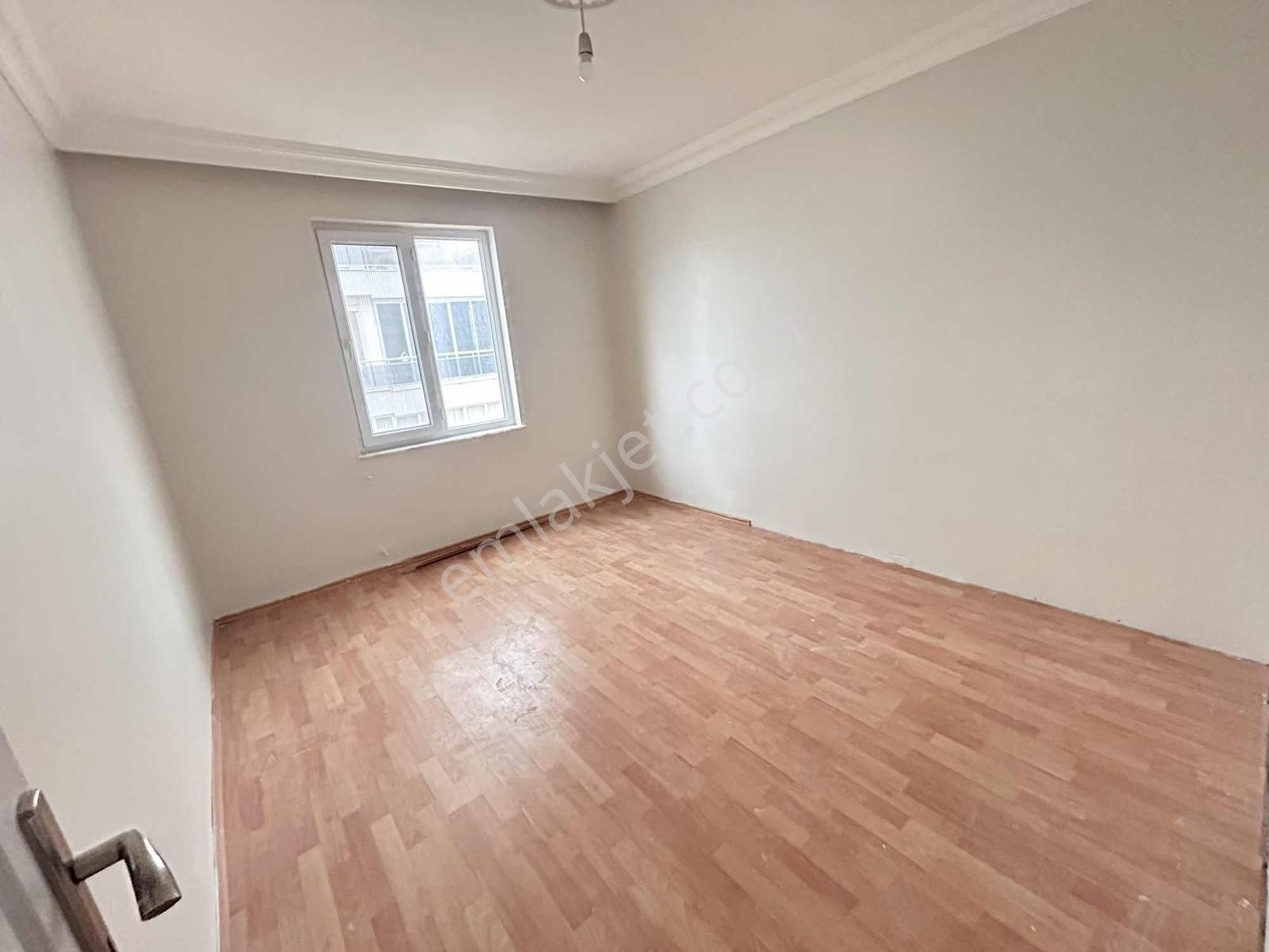 Ünsal Mahallesin De Kiralık 2+1 100 M² Kat:1 Asansörlü Daire - Görsel 4