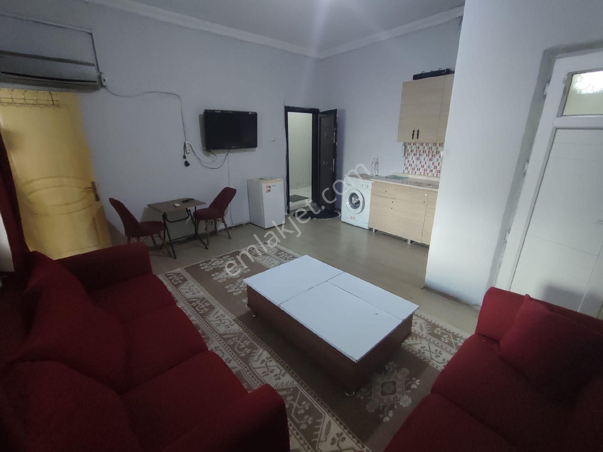 Beyaz Evler Mahallesi Eşyalı Geniş Oturumlu 1+1