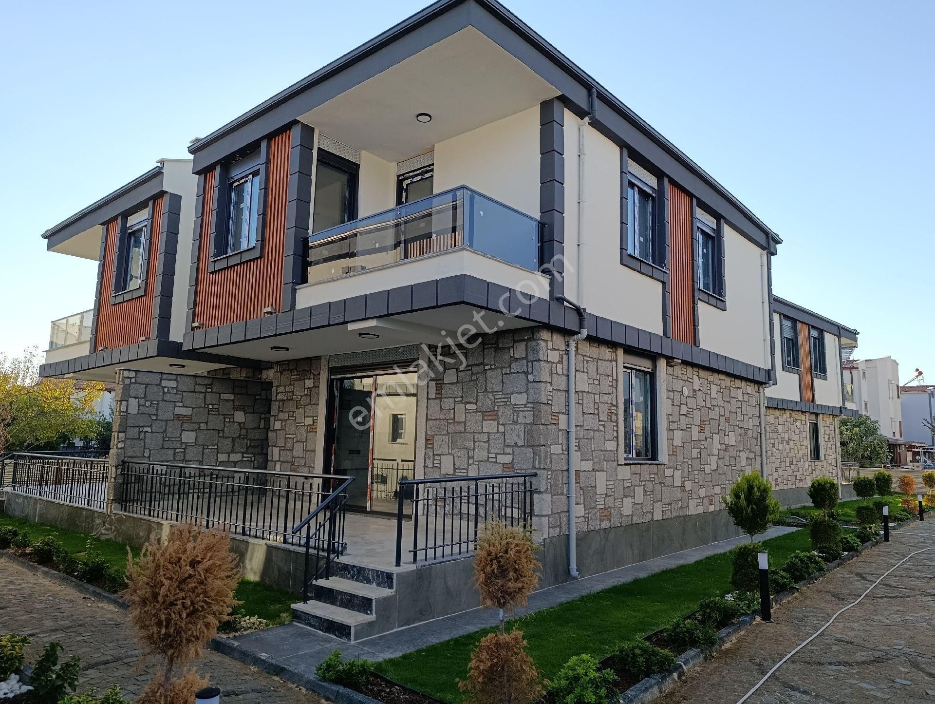 Taş Emlak'tan Plaja Yürüme Mesafesinde 3+1 Sıfır Villa - Görsel 2