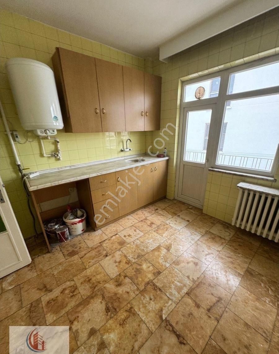 Bahçelide 3+1 Merkezi 3.katta 7.caddeye Yakın 35 Bin Tl - Görsel 19