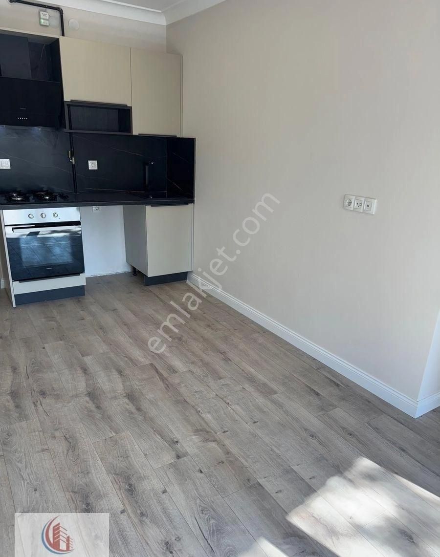 Bahçelide 1+1 Giriş Yeni Bina Bahçe Kullanımlı 7 Milyon Tl - Görsel 9