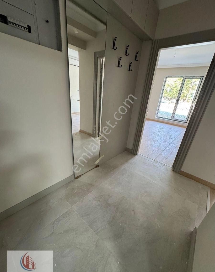 Anıttepede 1+1 Giriş Yeni Bina 5 Milyon 500 Bin Tl Cansudan - Görsel 6