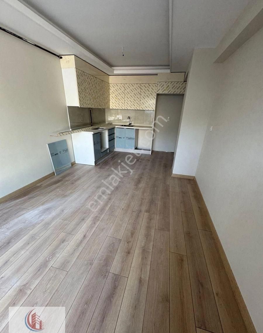 Anıttepede 1+1 Giriş Yeni Bina 5 Milyon 500 Bin Tl Cansudan - Görsel 21