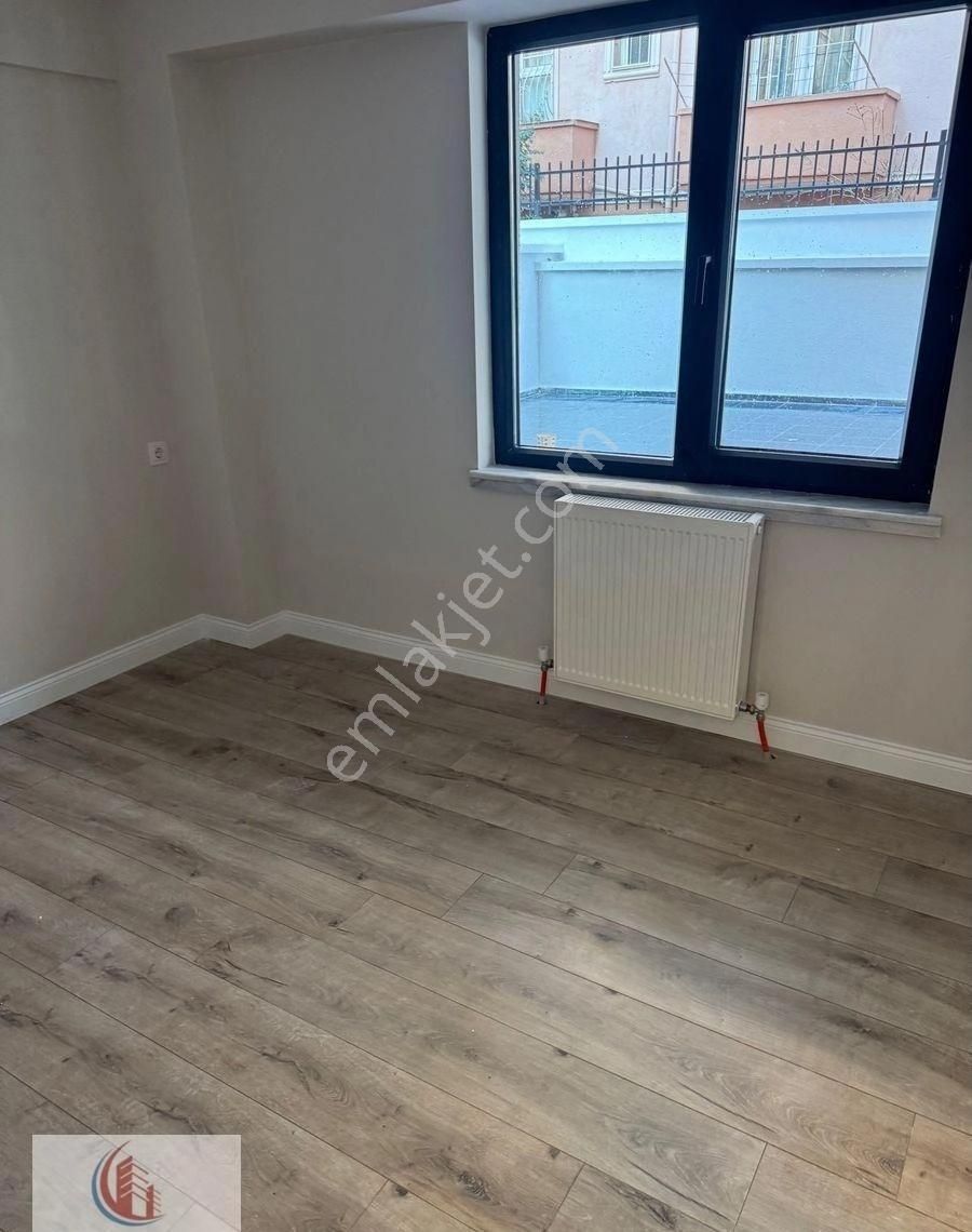 Bahçelide Yeni Bina Bahçe Katı Teras Kullanımlı Köşe Bina 1+1 6 Milyon 750 Bin Tl - Görsel 2