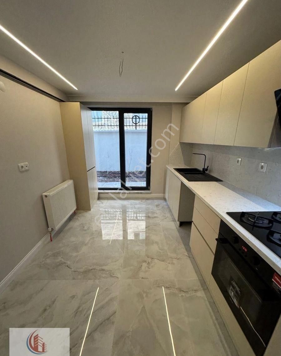 Bahçelide Köşe Bina 2+1 Yeni Bina Bahçekatı 9 Milyon