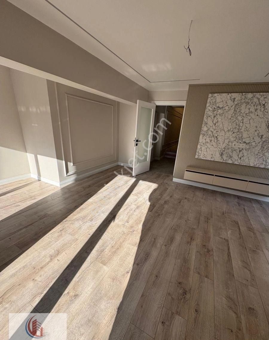 Bahçelide 2+1 Yeni Bina Köşe Teras Kullanımlı 9 Milyon Tl - Görsel 3