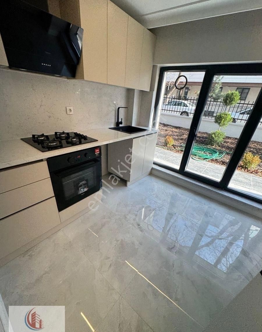 Bahçelide 2+1 Yeni Bina Köşe Teras Kullanımlı 9 Milyon Tl - Görsel 15