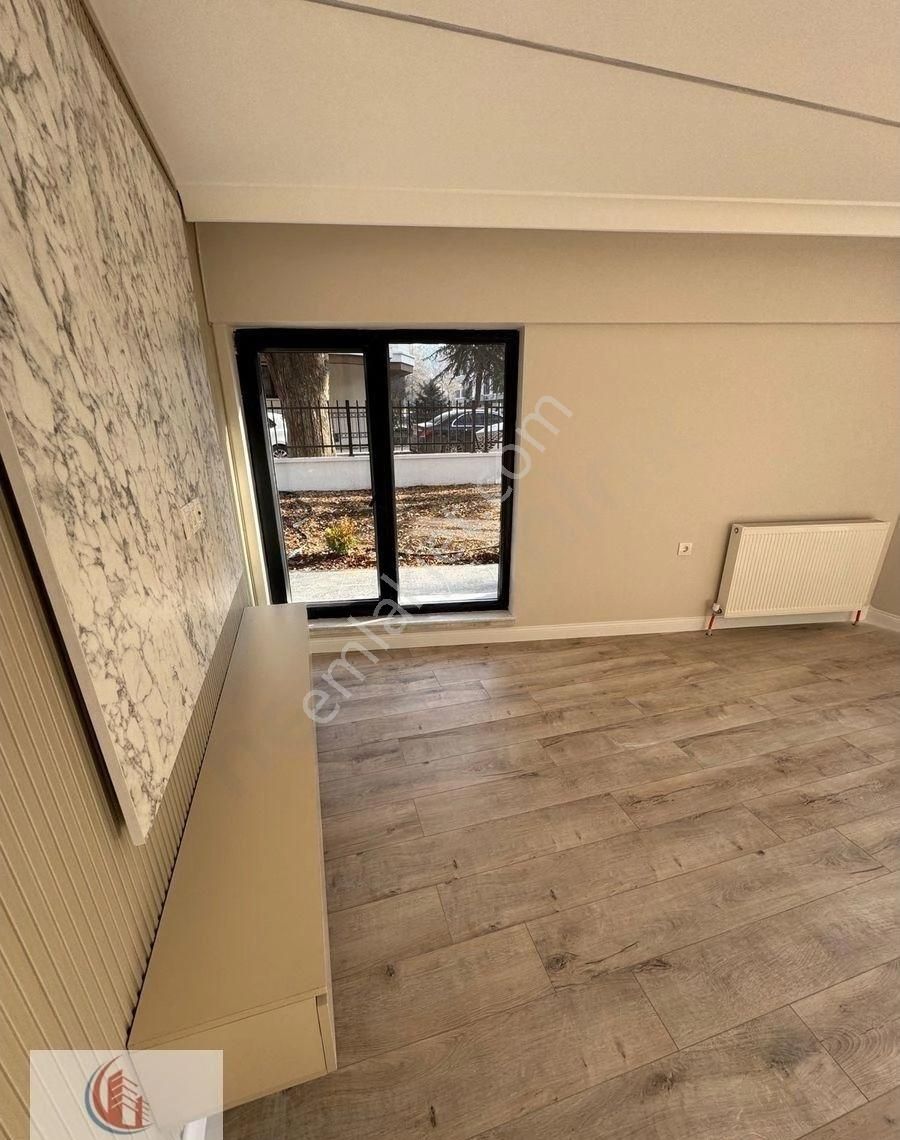 Bahçelide 2+1 Yeni Bina Köşe Teras Kullanımlı 9 Milyon Tl - Görsel 5