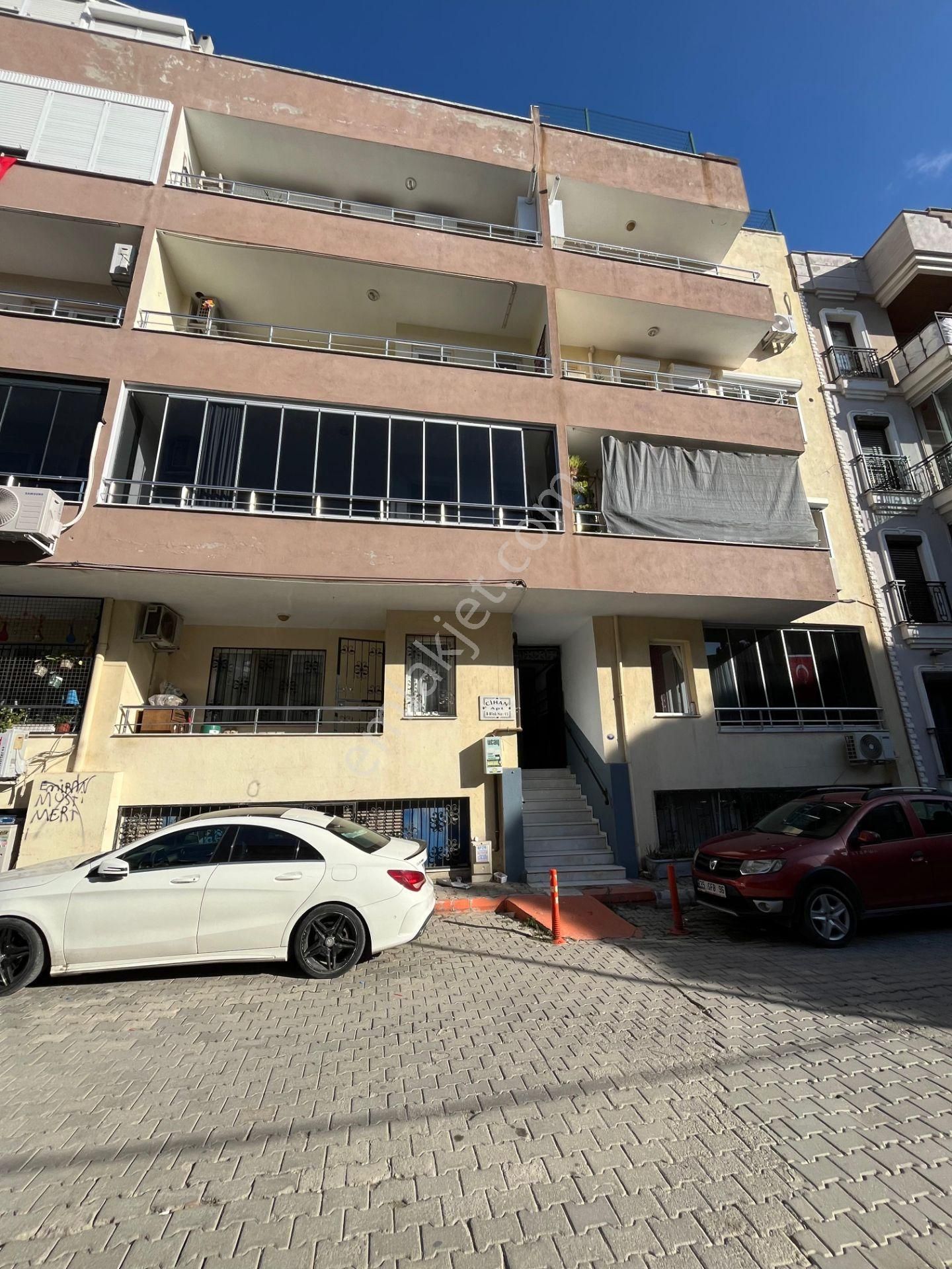 Seferihisar Hükümet Konağı Karşısı, Ebeveyn Banyolu, Doğalgazlı, Geniş 3+1 - Görsel 2