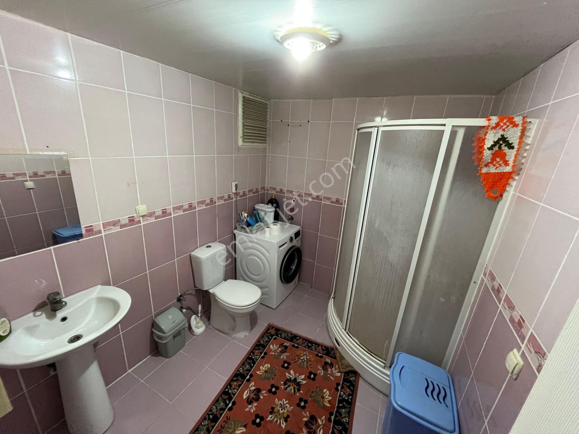 Seferihisar Hükümet Konağı Karşısı, Ebeveyn Banyolu, Doğalgazlı, Geniş 3+1 - Görsel 15