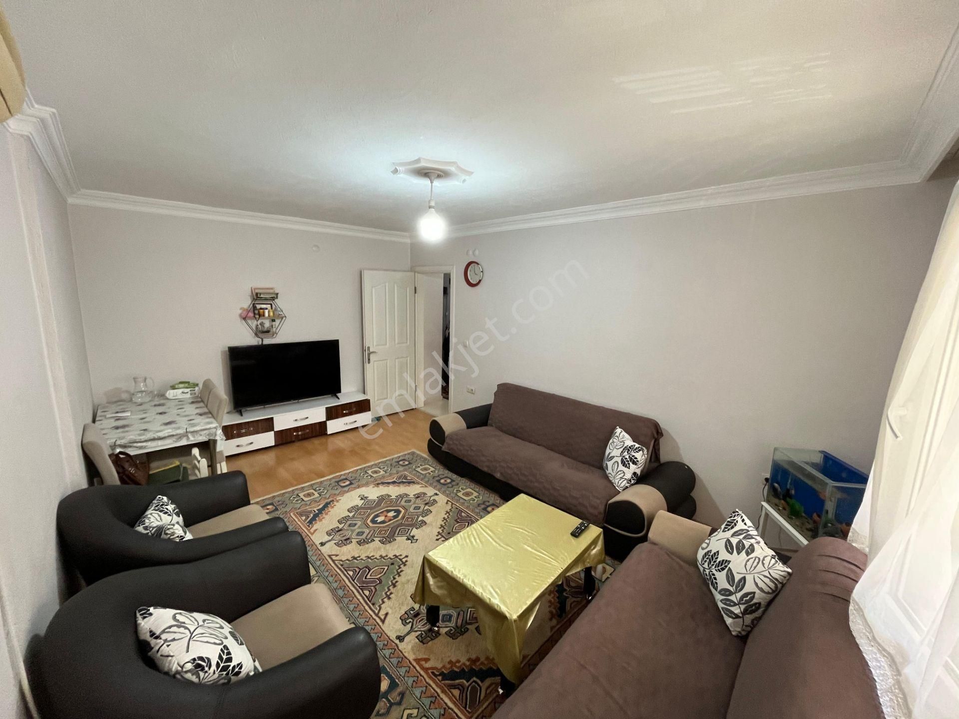 Seferihisar Hükümet Konağı Karşısı, Ebeveyn Banyolu, Doğalgazlı, Geniş 3+1