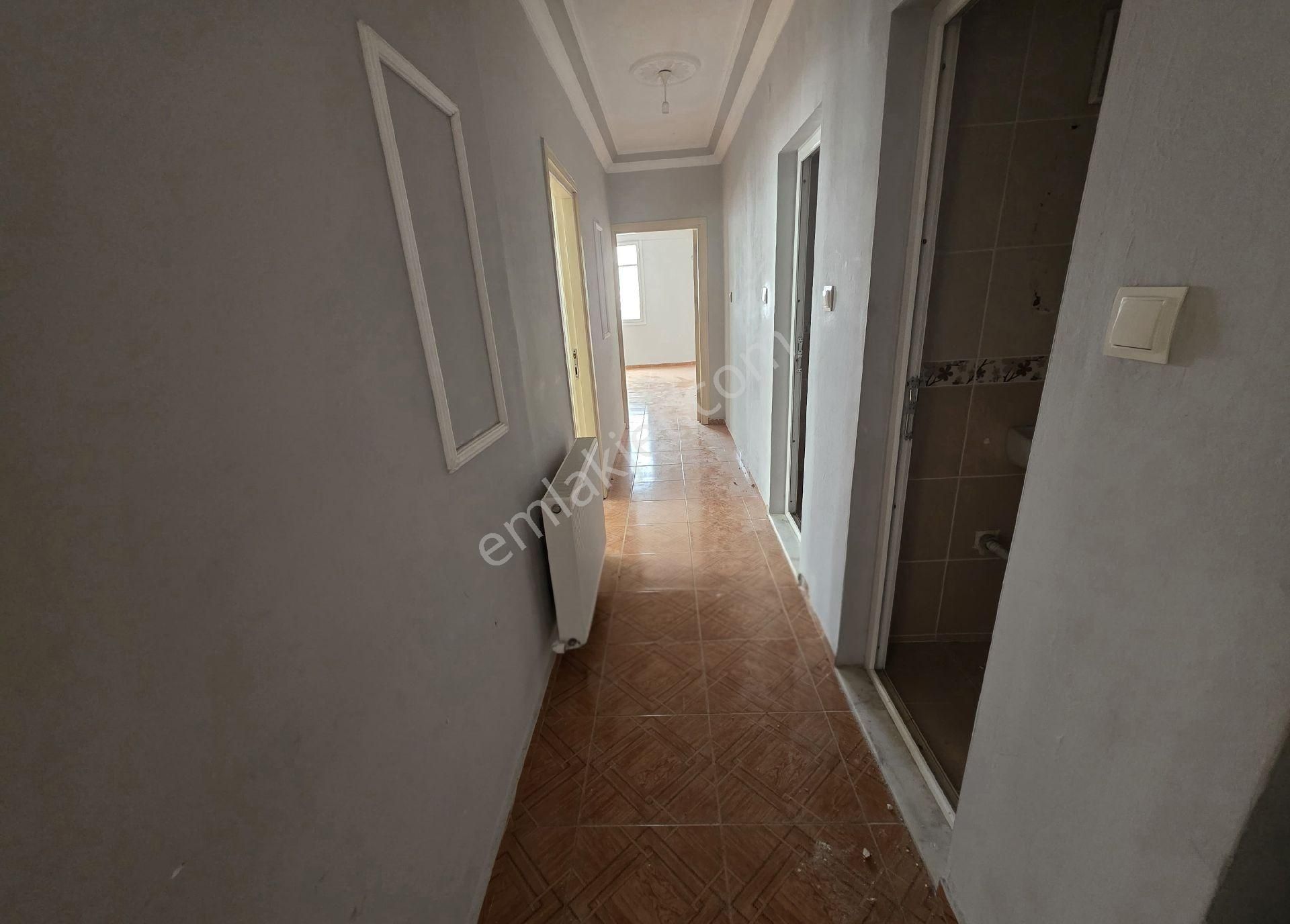 Yeşilyurt Mahallesinde İbo Osman Caddesi Üzeri 3+1 Doğalgazli Kiralık Daire - Görsel 9