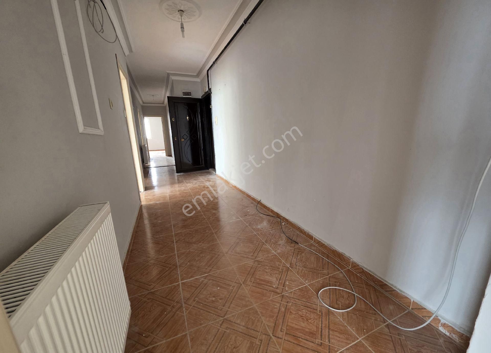 Yeşilyurt Mahallesinde İbo Osman Caddesi Üzeri 3+1 Doğalgazli Kiralık Daire - Görsel 8