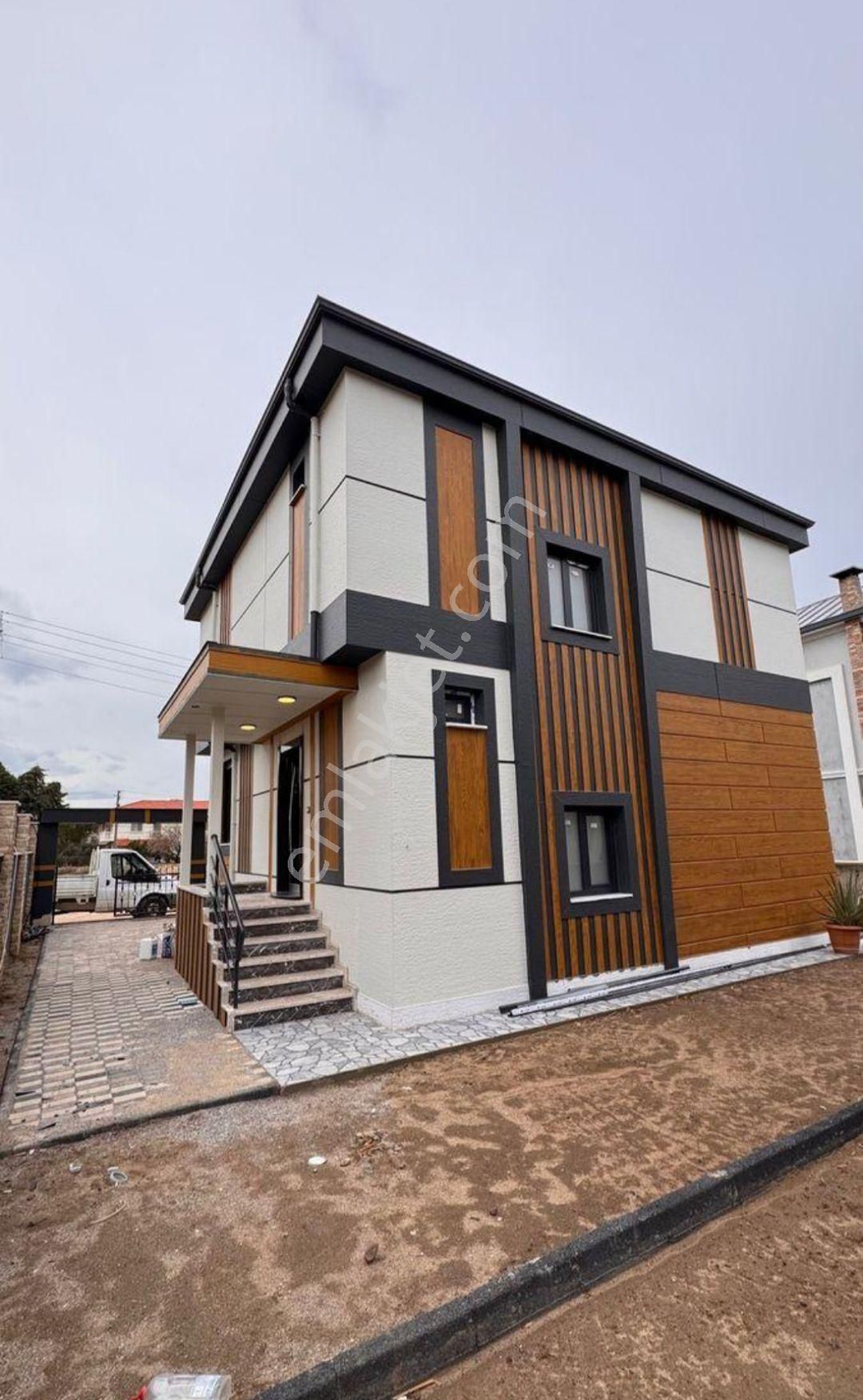 Taş Emlak'tan Çamlıkta Müstakil Sıfır Villa - Görsel 4