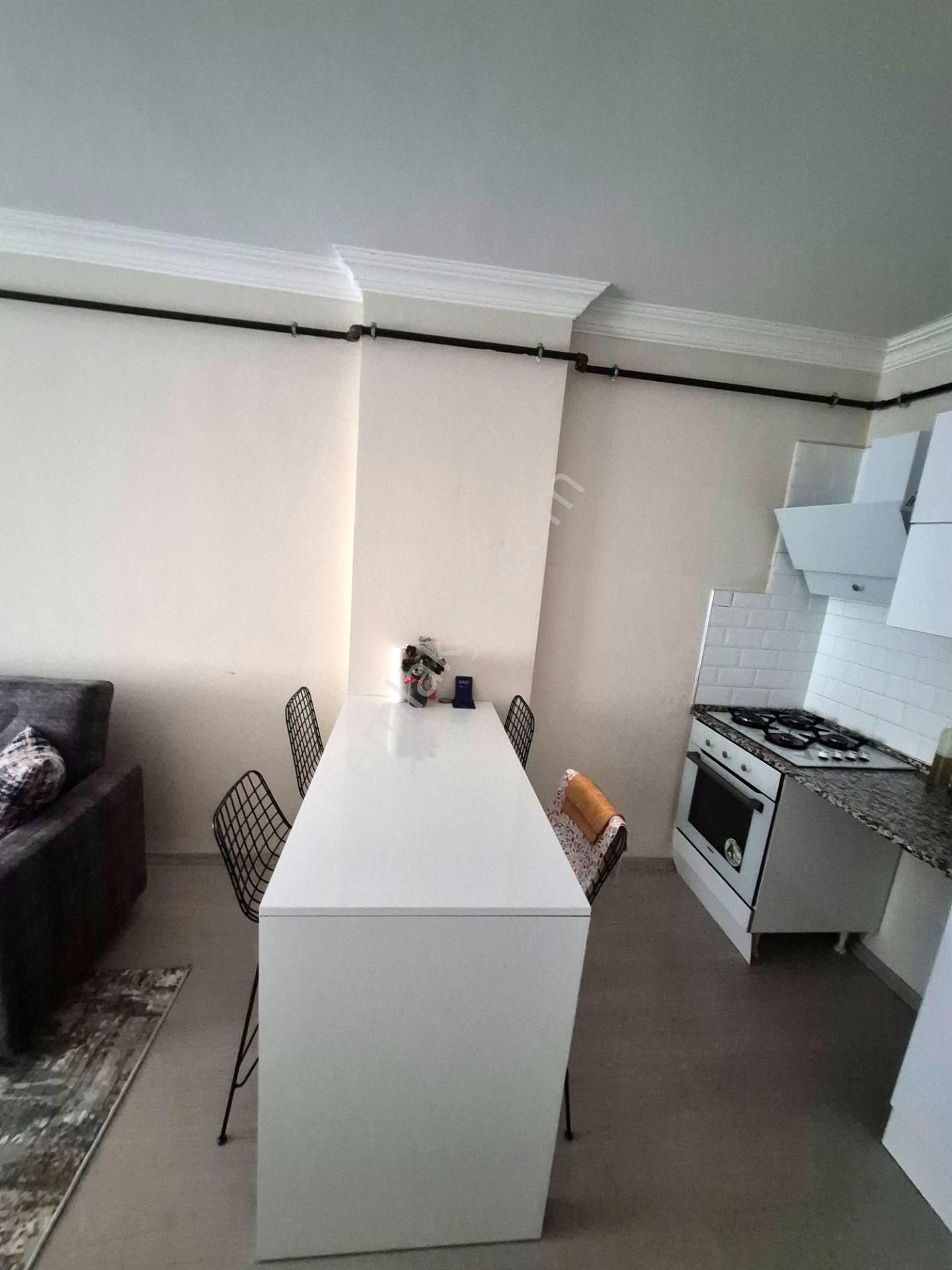 Çarşı Merkezde Doğalgazlı Eşyalı 1+1 Kiralık Geniş Daire - Görsel 12