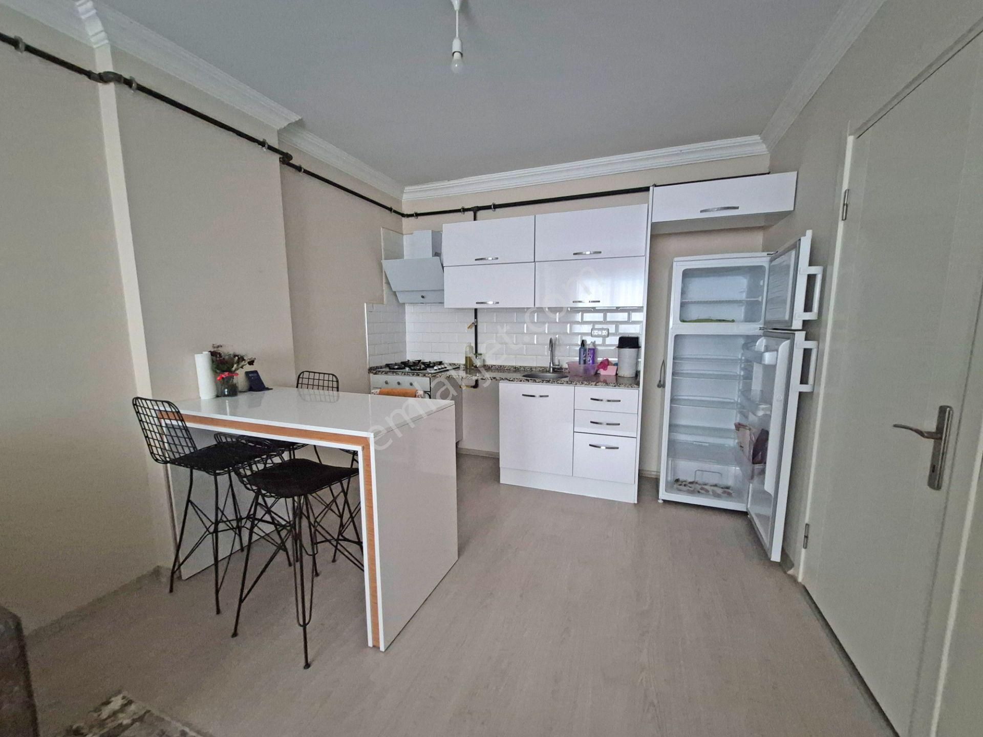 Çarşı Merkezde Doğalgazlı Eşyalı 1+1 Kiralık Geniş Daire - Görsel 14