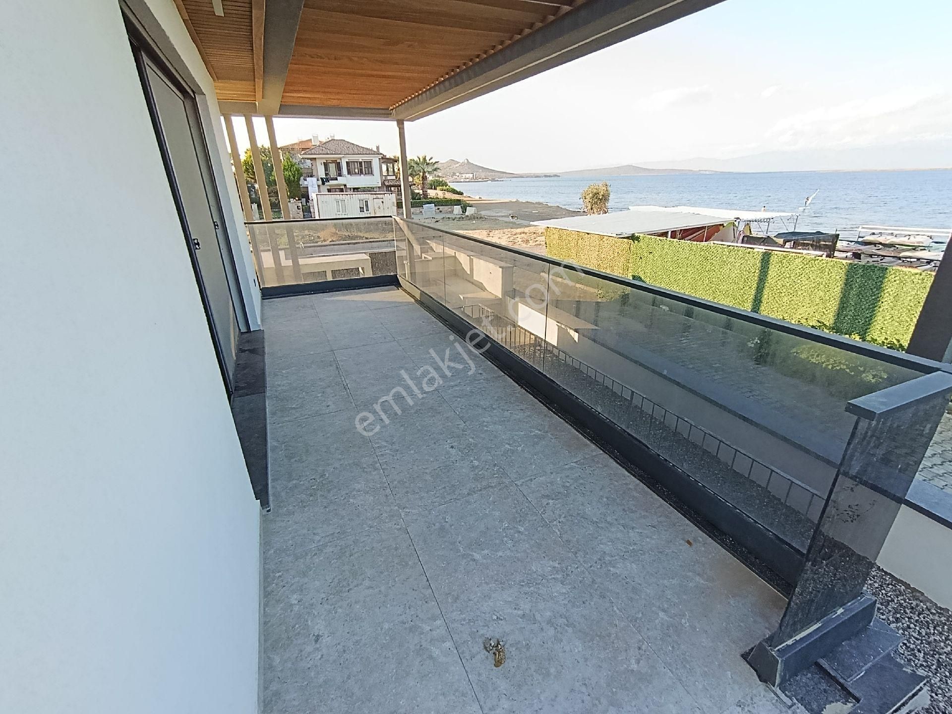 Taş Emlak'tan Cunda Adsında Denize Sıfır Lüks Villa