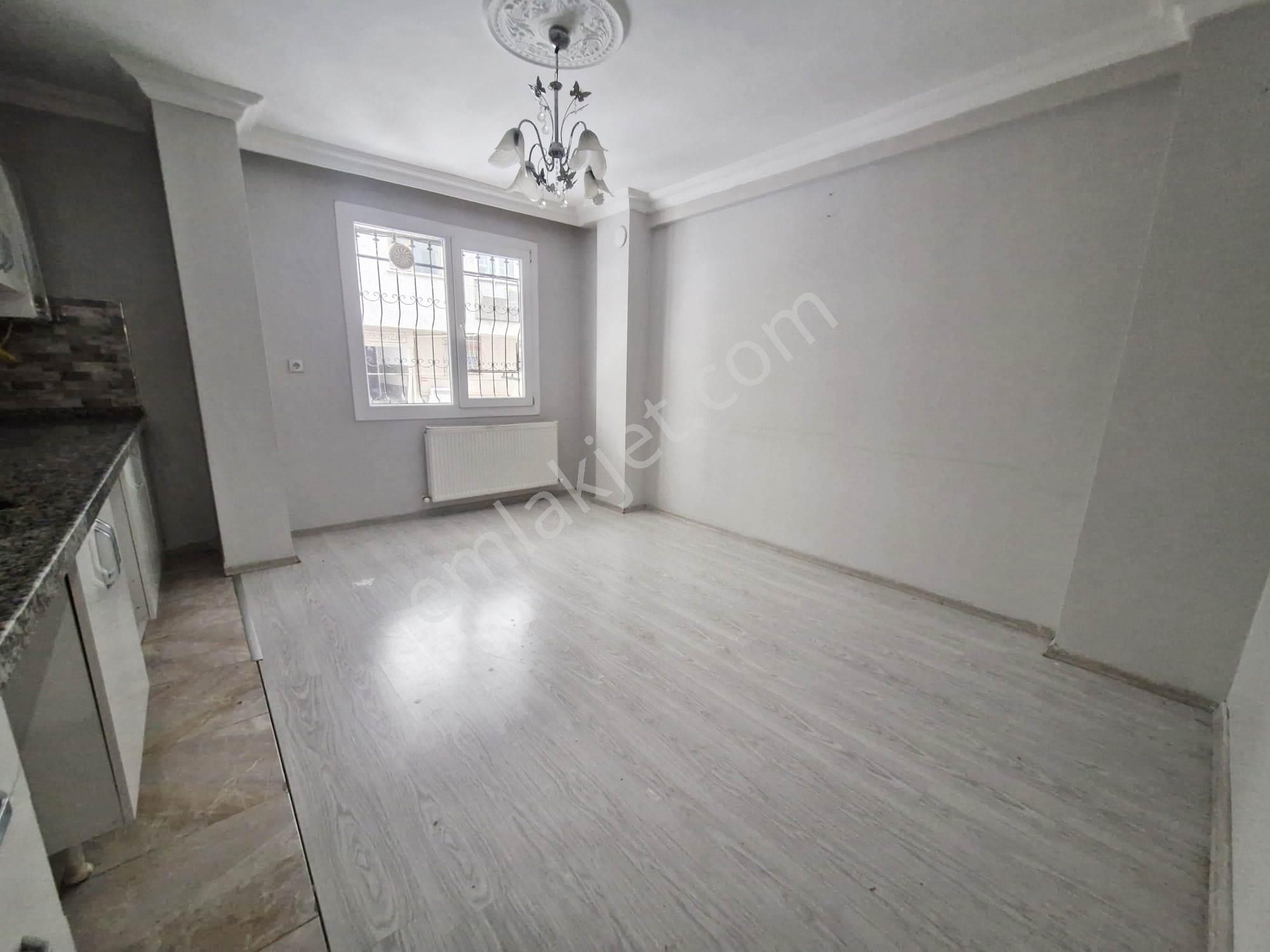 Fatih Emlaktan Mevlana Cami Yakını Kiralık 2+1 Amerikan Mutfak Yüksek Giriş