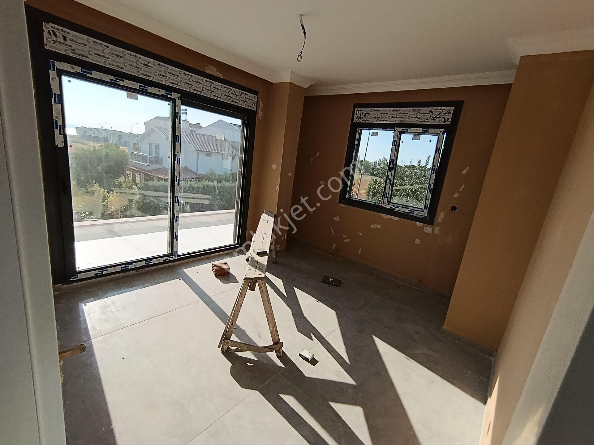 Taş Emlak'tan Altınovada 4+1 Sıfır Villa - Görsel 23