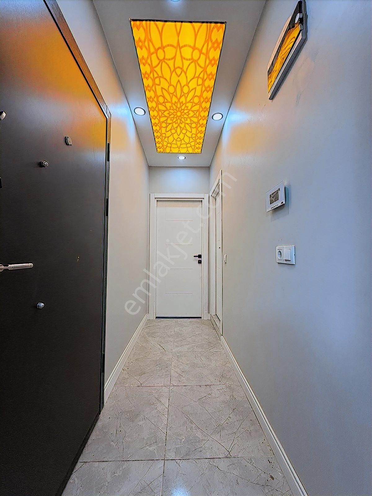 Metrobüse 3 Dakika Mesafede 0 Binada 1+1 Kiralık Daire - Görsel 9
