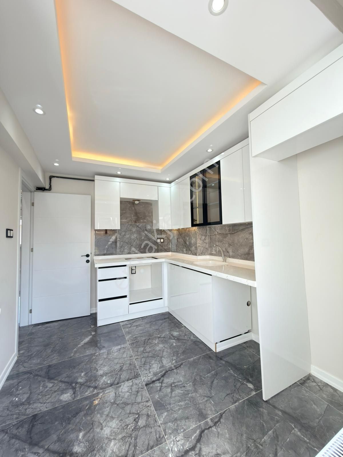 🏡alaybey Mahallesi 🏡 ✅2+1 95m2 5 Katlının 5 Katı ❇️kapalı Mutfak Petek Kombili