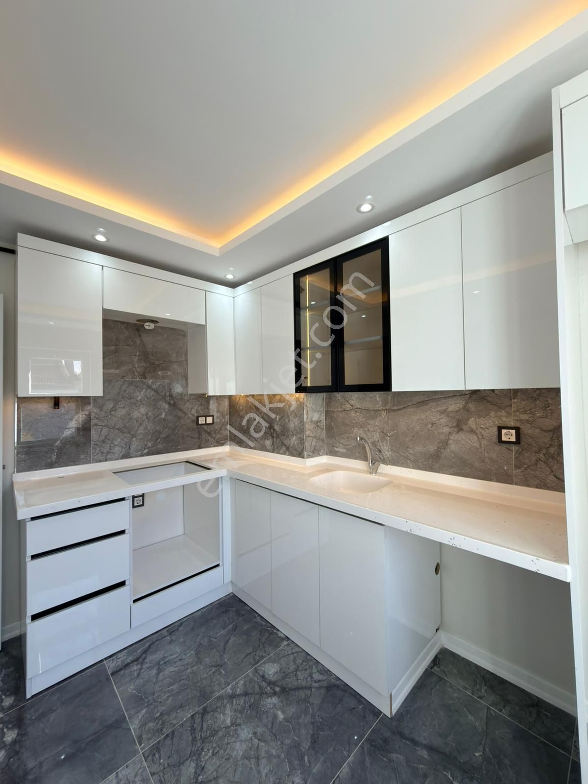 🏡alaybey Mahallesi 🏡 ✅2+1 95m2 5 Katlının 5 Katı ❇️kapalı Mutfak Petek Kombili - Görsel 4