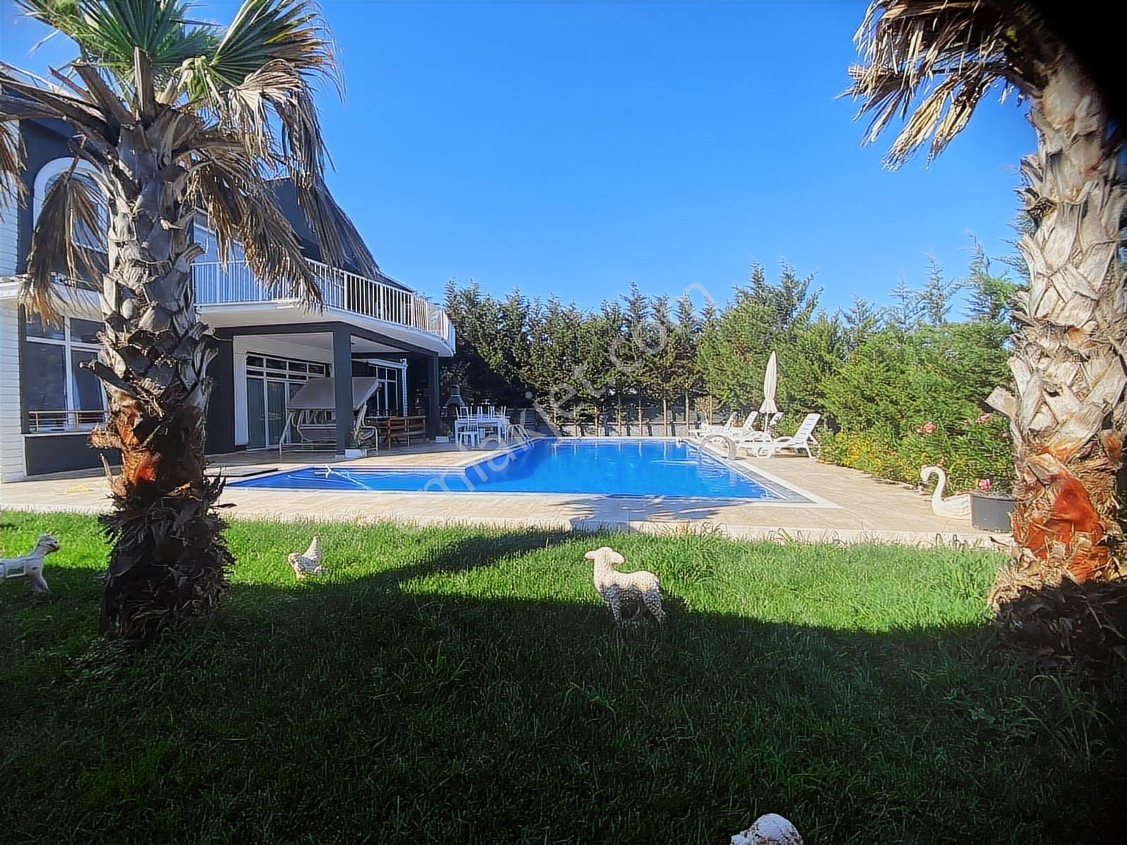 Tekirdağ Çerkezköy Ambardere'de 5+2 Havuzlu Acil Satılık Villa - Görsel 2