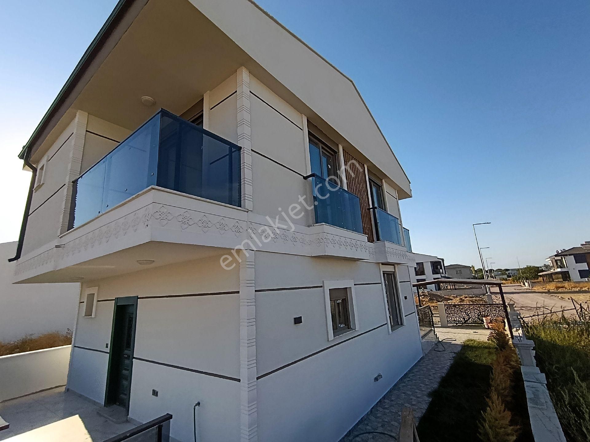 Taş Emlak'tan Kısmi Deniz Manzaralı 3+1 Sıfır Villa - Görsel 2