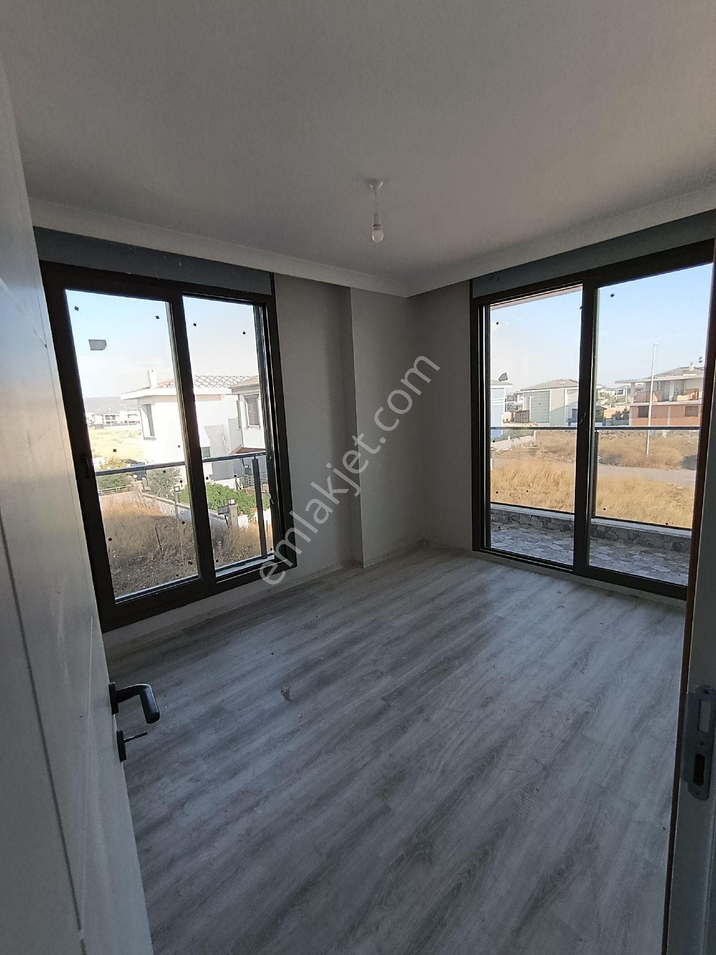 Taş Emlak'tan Kısmi Deniz Manzaralı 3+1 Sıfır Villa - Görsel 19