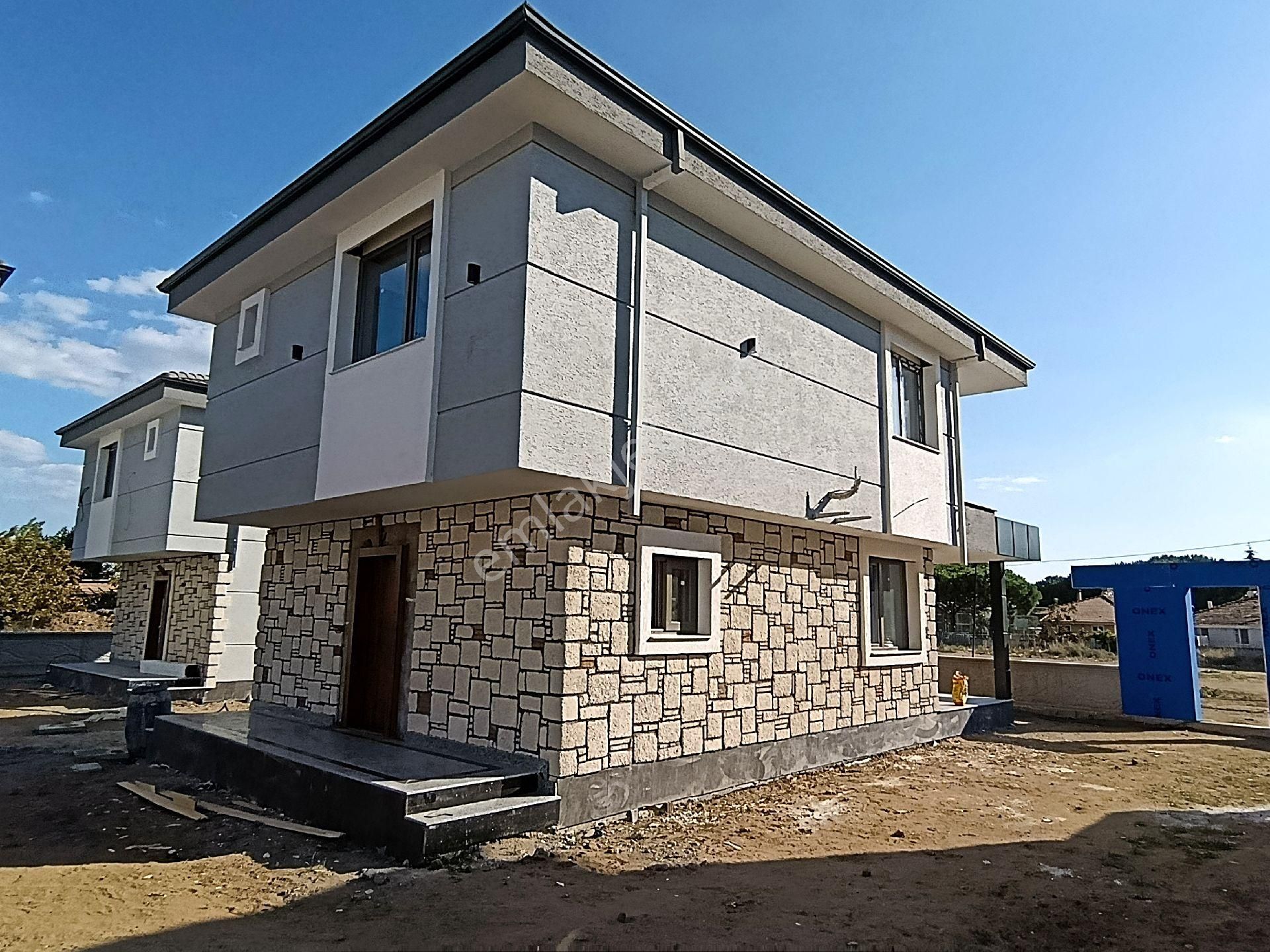 Taş Emlak'an Havuzlu Sitede 3+1 Sıfır Villa - Görsel 12