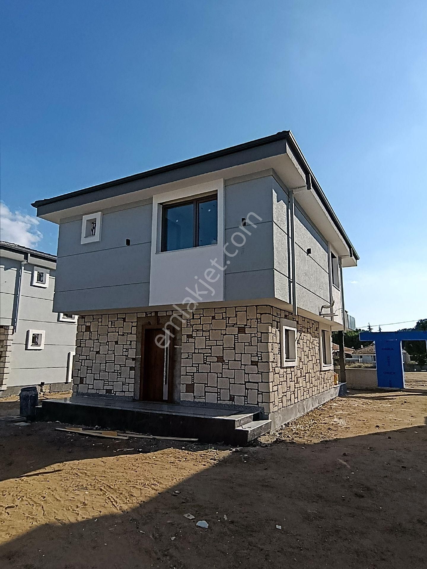 Taş Emlak'an Havuzlu Sitede 3+1 Sıfır Villa - Görsel 14