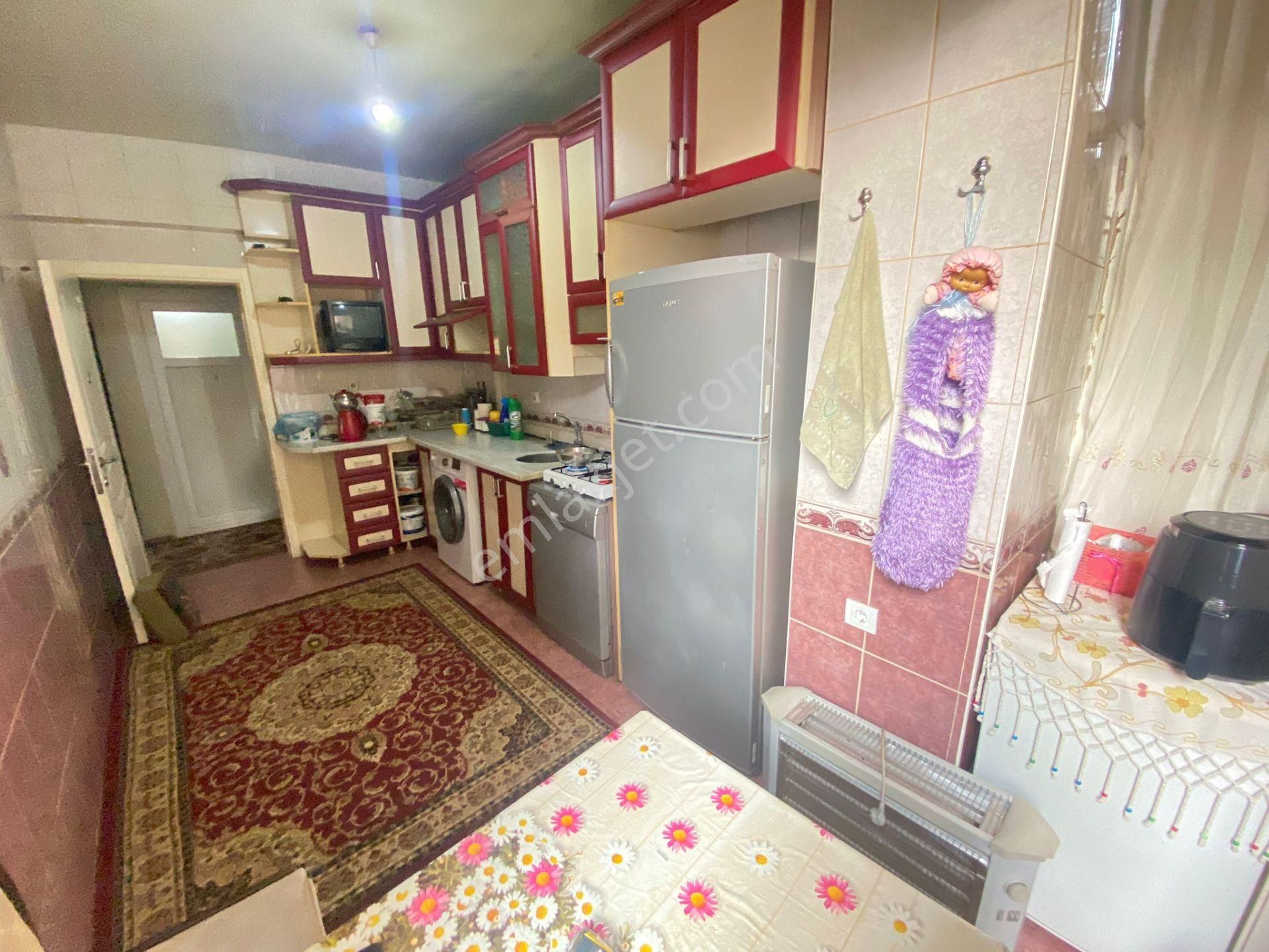 Prestij'den Mithatpaşa'da Geniş Oturumlu Temiz 3+1 Daire - Görsel 6
