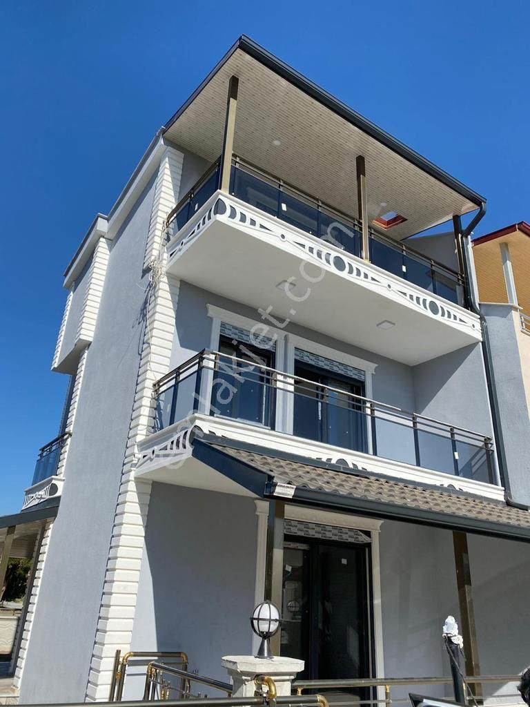 Taş Emlak'tan Plaja Yakın Sıfır Ayarında Villa - Görsel 2