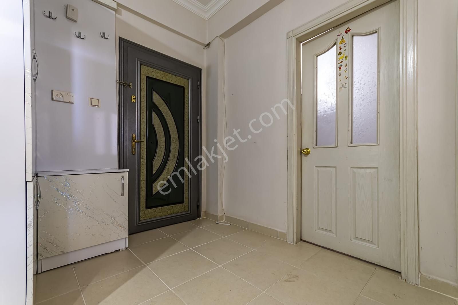 Varlık Mahallesinde 2+1 Kısmen Eşyalı Daire - Görsel 2