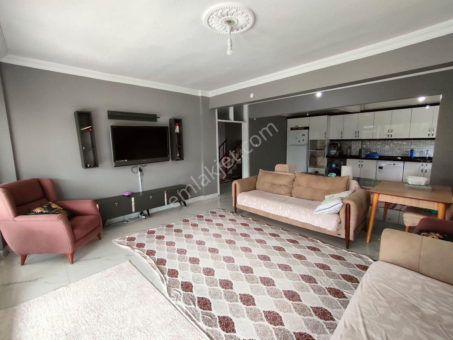 Tekirdağ Yeniçiftlik De Havuzlu 700 M2 Arsalı Muhteşem Mülk - Görsel 16